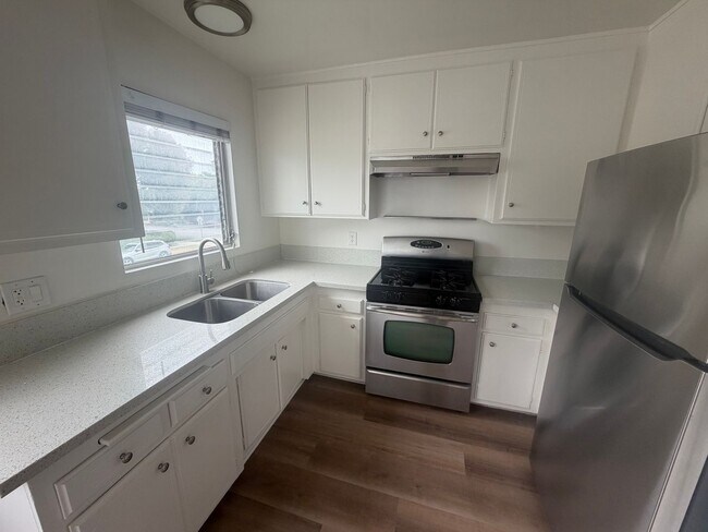 Building Photo - t1257