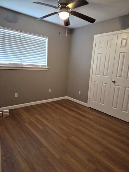 Building Photo - 15735 Munson Ln