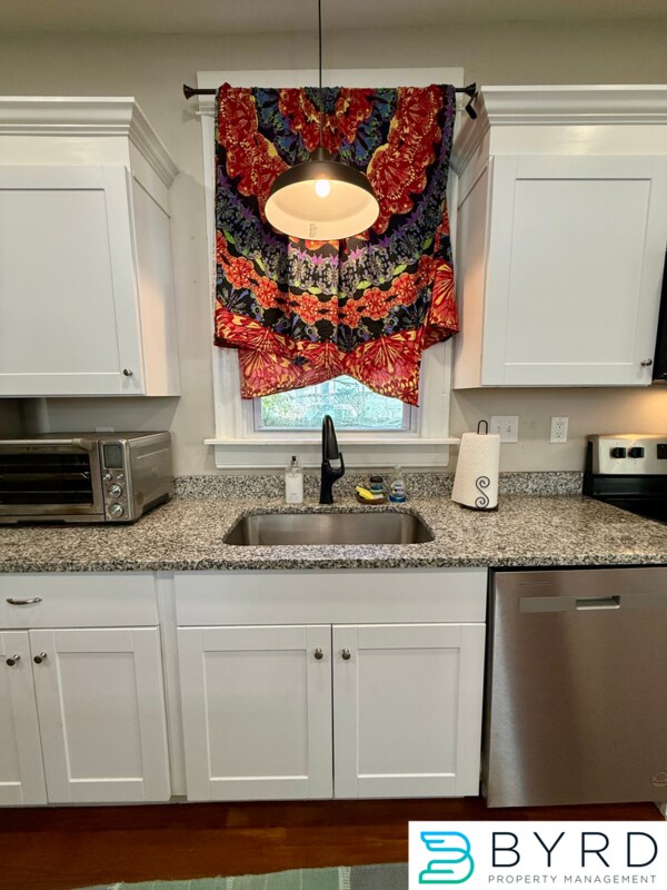 Building Photo - 3007 3rd Ave