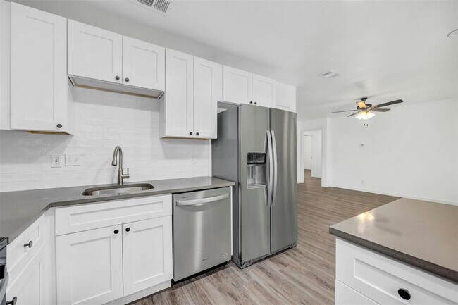 Building Photo - 6506 King George Dr