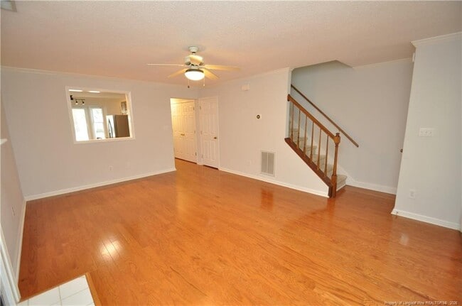 Building Photo - 240 Beechtree Dr