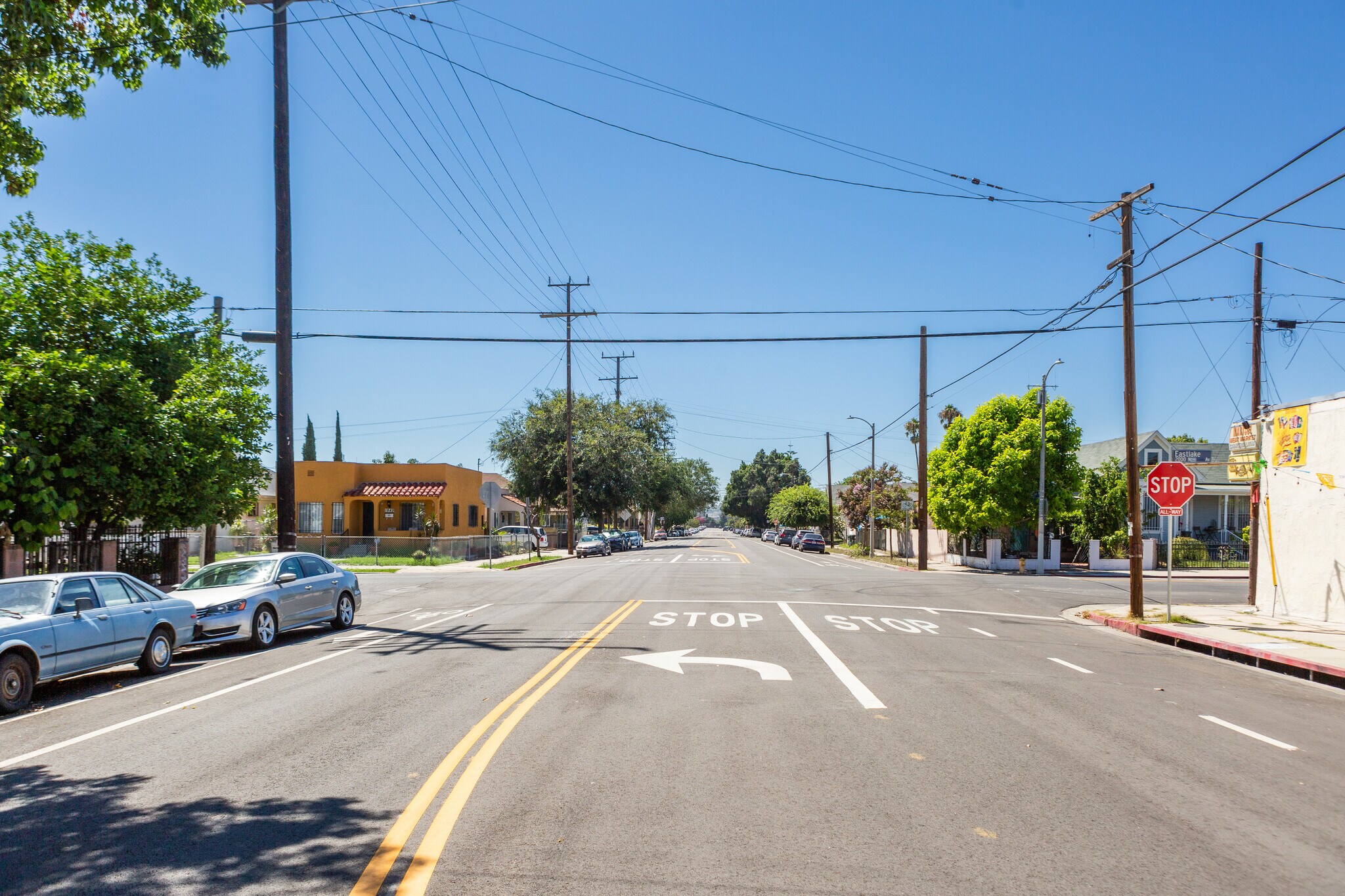Quiet Street; plenty of additional street parking - 3206 Darwin Ave