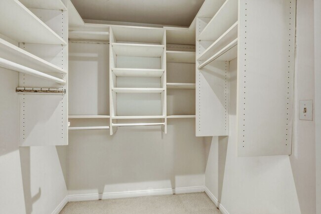 Building Photo - Paradise Condos