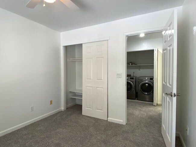 Building Photo - Two Story, Three Bedrooms, Two And A Half Bathrooms In Brookside