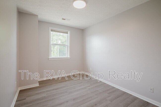 Building Photo - 3807 Woodlawn St