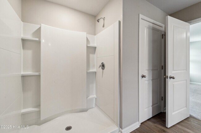 Building Photo - 1140 Carteret Mnr Dr