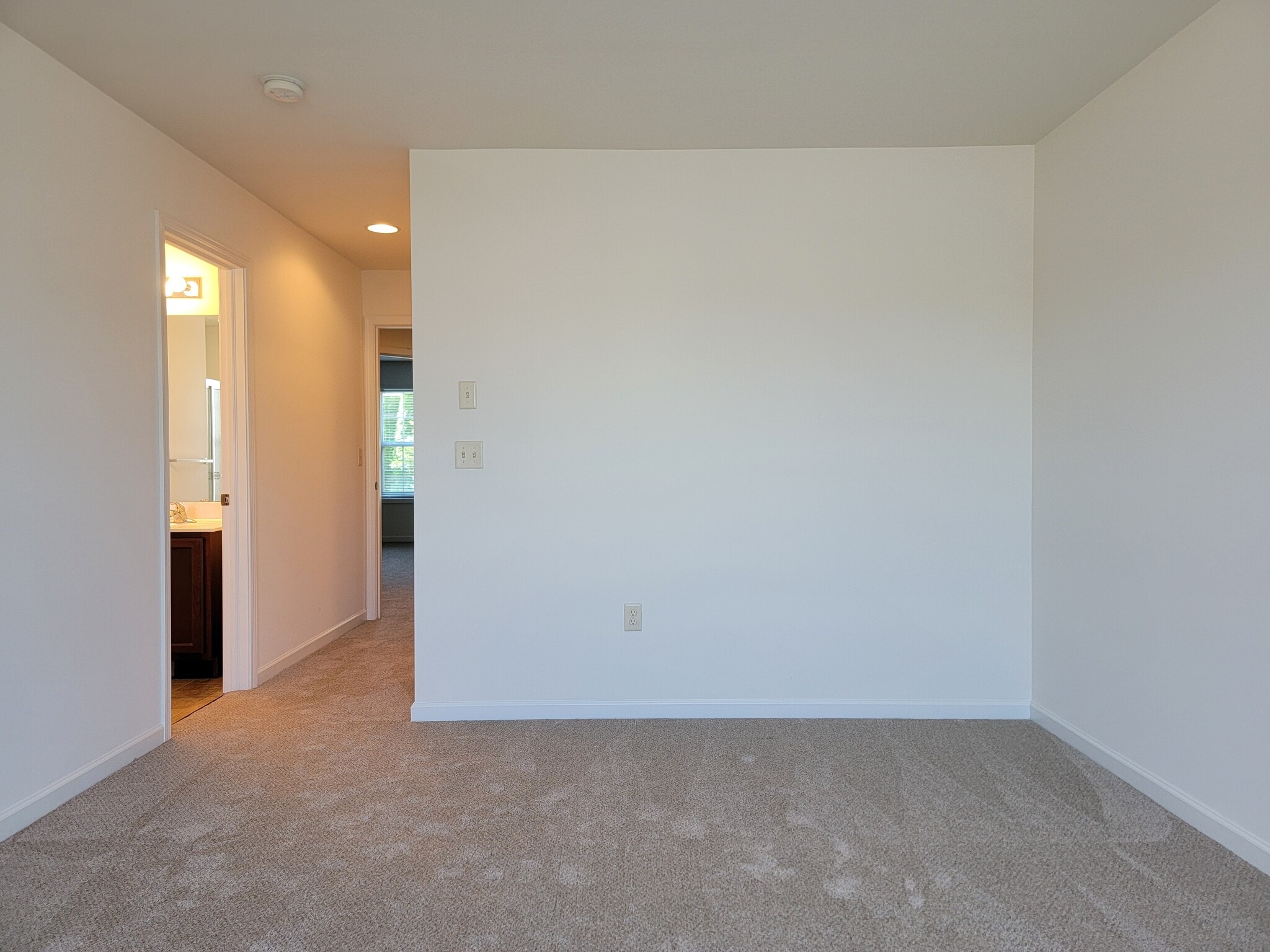 Building Photo - 402 Mount Olive Ln