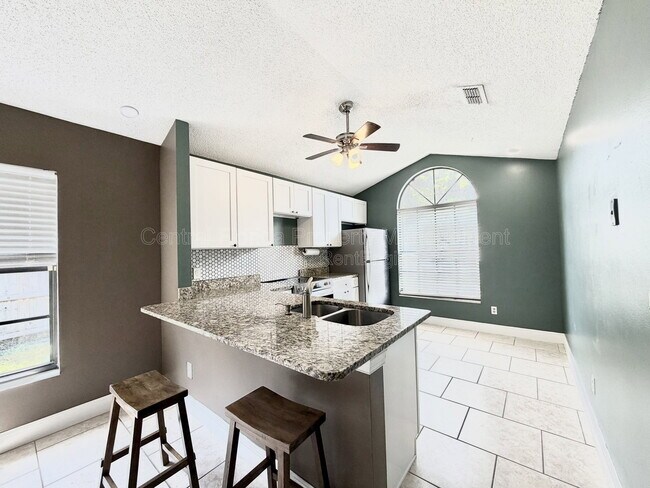 Building Photo - 10227 Comfort Cir