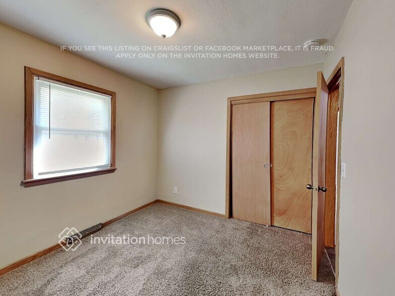 Building Photo - 2113 55th Ave N