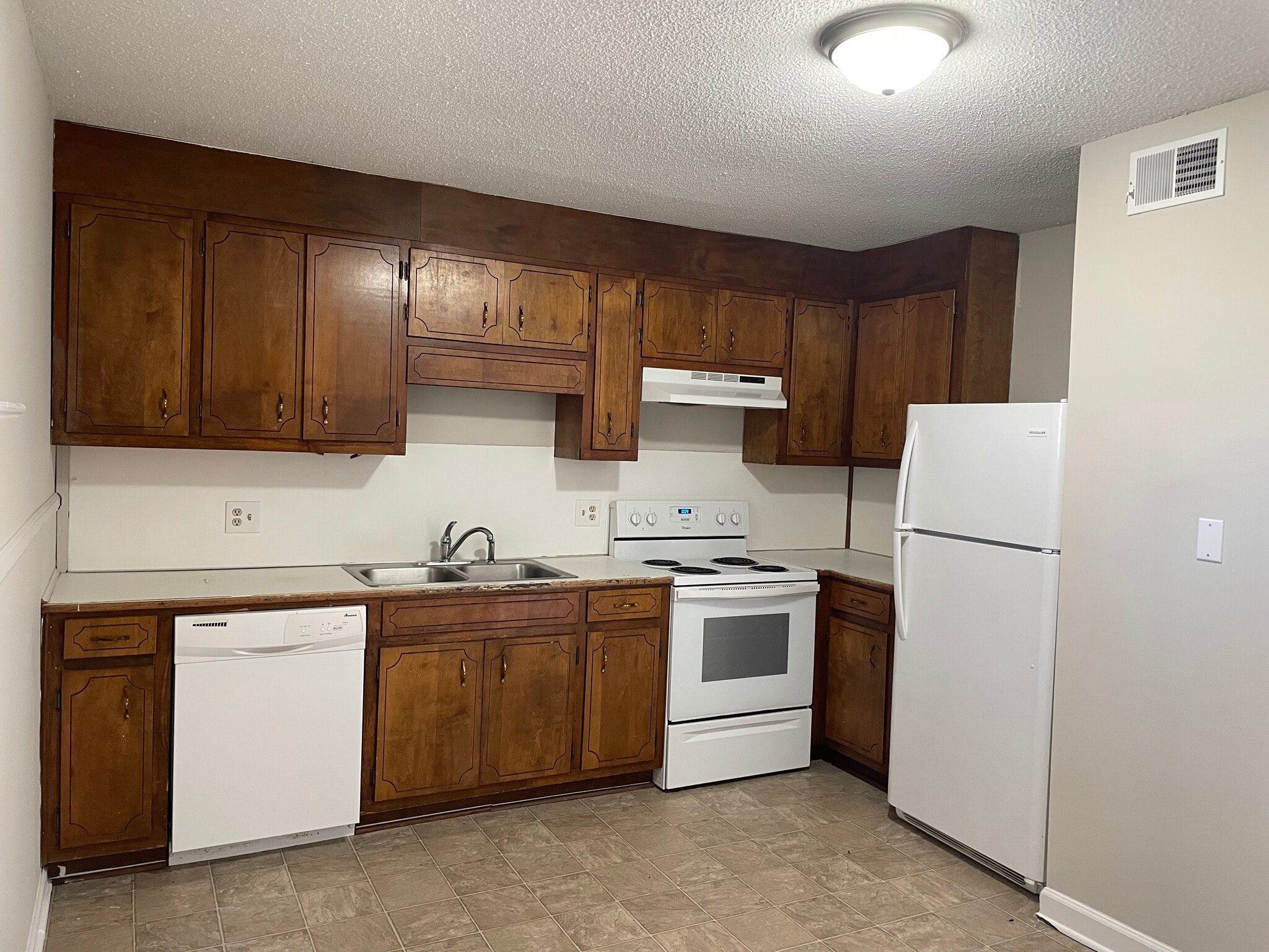 Kitchen - 19 Berkley Ave