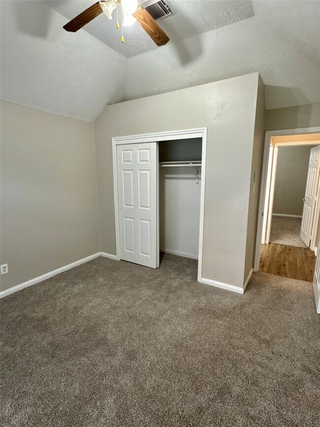 Building Photo - 6102 Sandy Valley Dr