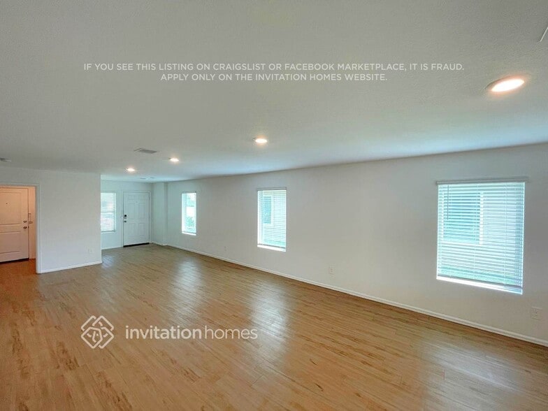 Building Photo - 18739 Mercer Fls Dr