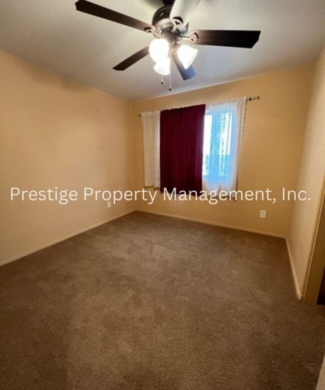 Building Photo - Large Sahuarita home in a cul-de-sac!