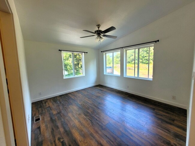 Building Photo - Country Home in secluded Mosquito Lake Rd ...