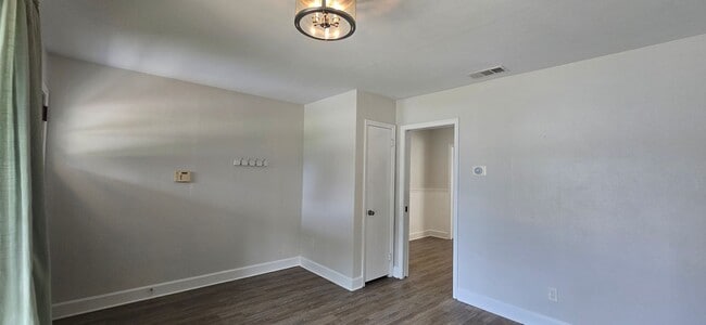 Building Photo - Coming Soon Lake Shore Single Family Home