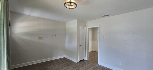 Building Photo - PRICE REDUCTION -Open House 8/2/2025 10:30...