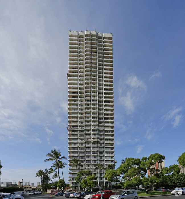 Primary Photo - The Contessa