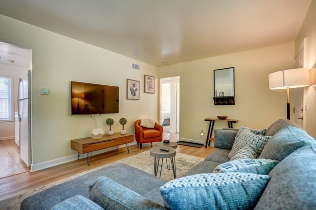 Building Photo - 88 Craig Ave