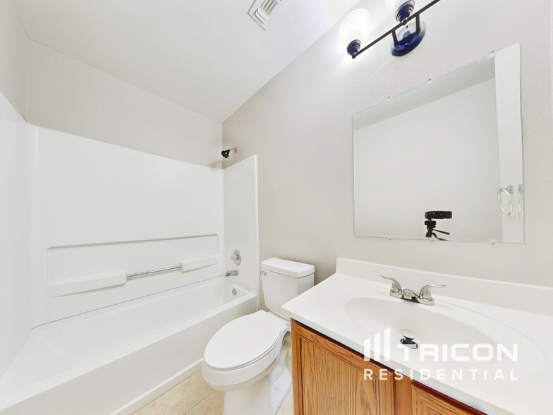 Building Photo - 8147 Steep Valley