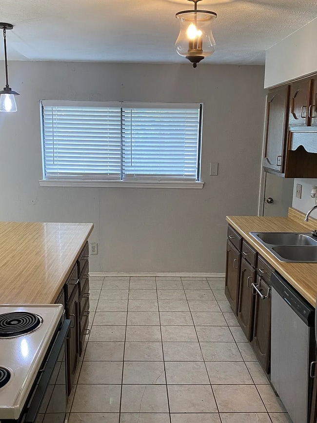 Building Photo - 1508 Finley Dr