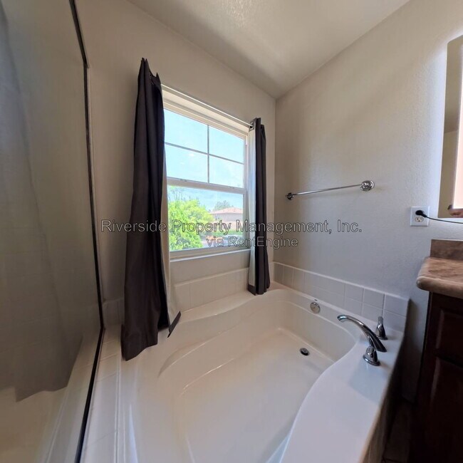 Building Photo - 4031 Cey Ct
