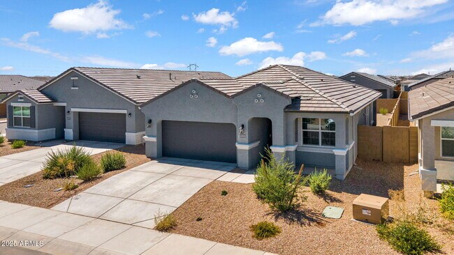 Building Photo - 40035 W Shaver Dr