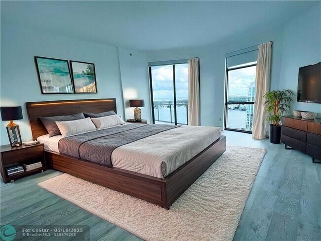Building Photo - 17301 Biscayne Blvd