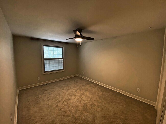 Building Photo - 7446 S Hudson Way