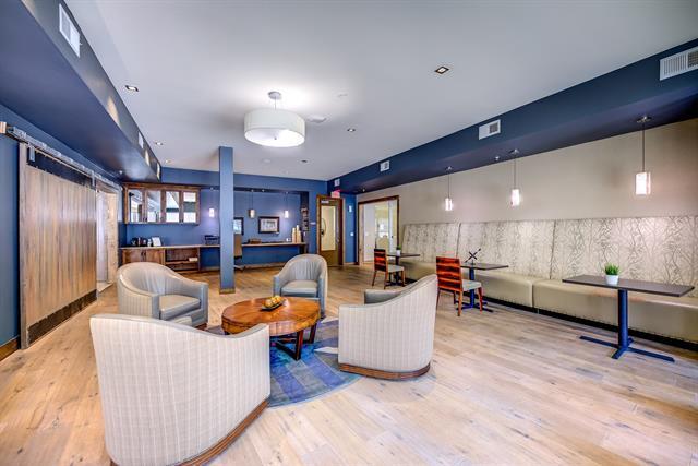 Building Photo - 817 Matisse Dr