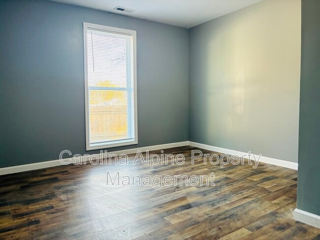 Building Photo - 506 Bonny St