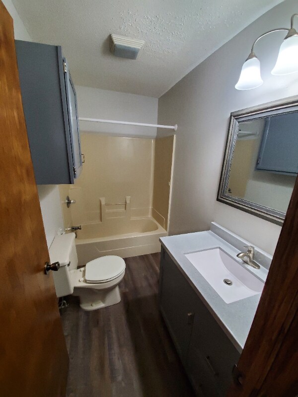 Building Photo - 276 W Pinehurst St