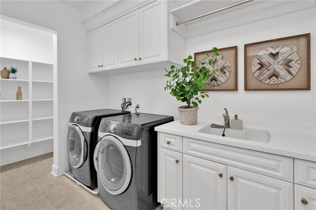 Building Photo - 67 Livia