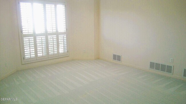 Building Photo - 6901 Mineral Ridge Dr