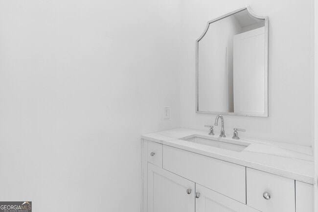 Building Photo - 110 Central Ave