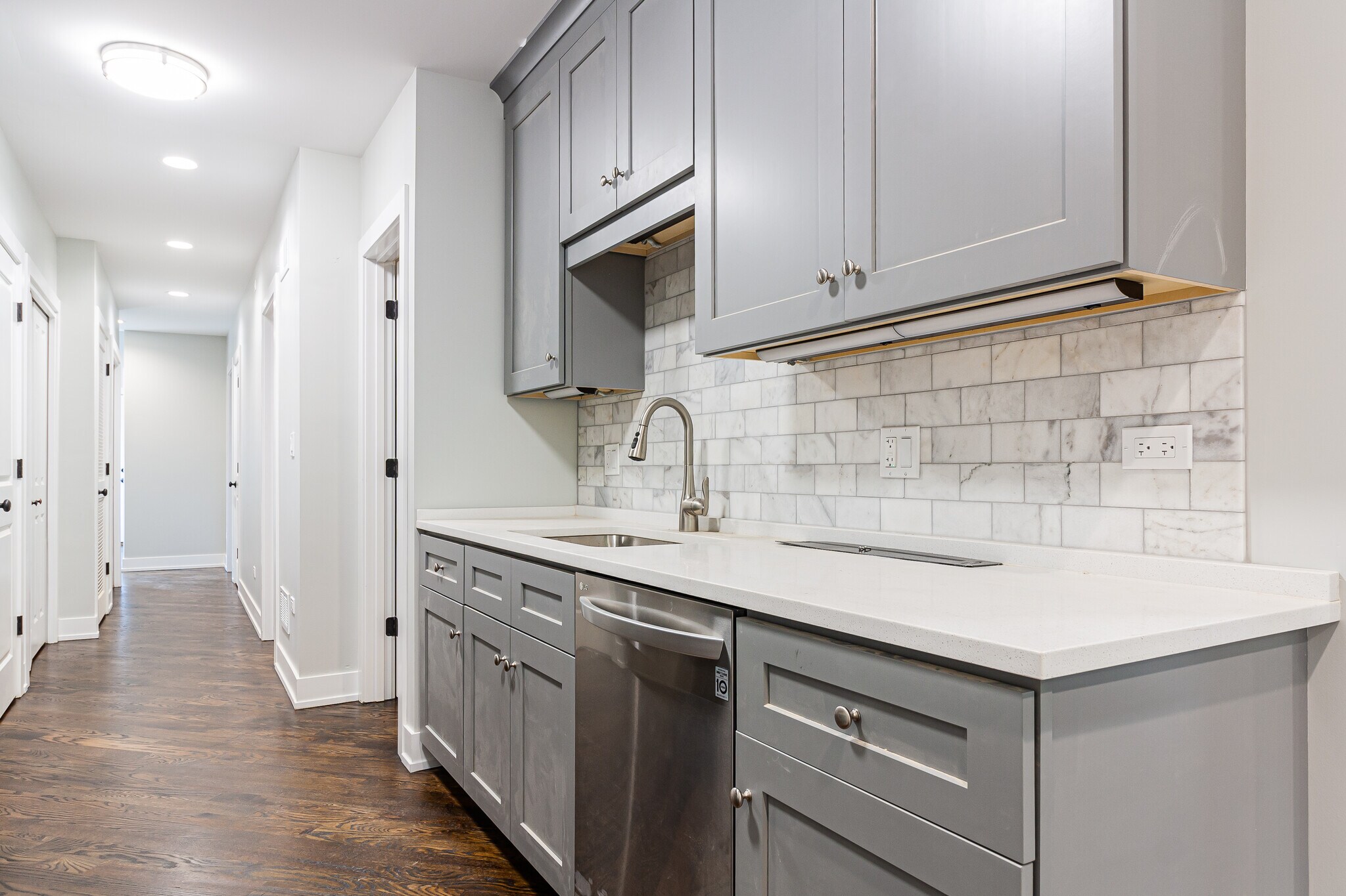 Building Photo - 1458 W Chestnut St