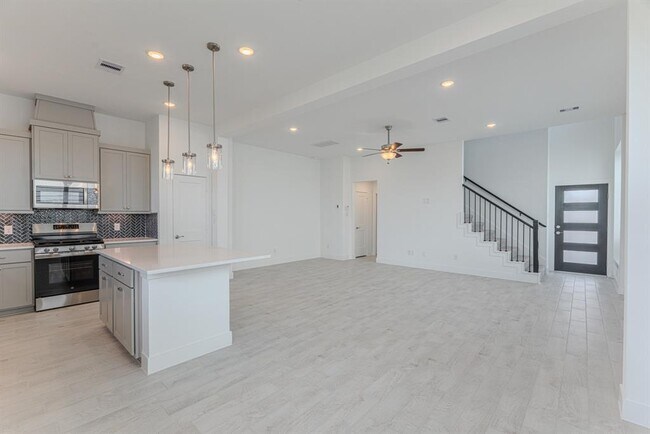 Building Photo - 21238 Black Gap Wildlife Dr