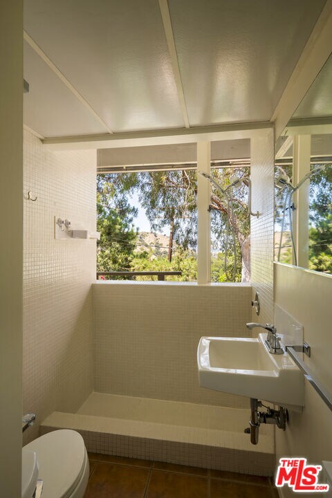 Building Photo - 541 Suncourt Terrace