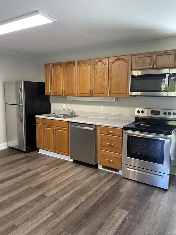 Building Photo - 923 W Lee Rd