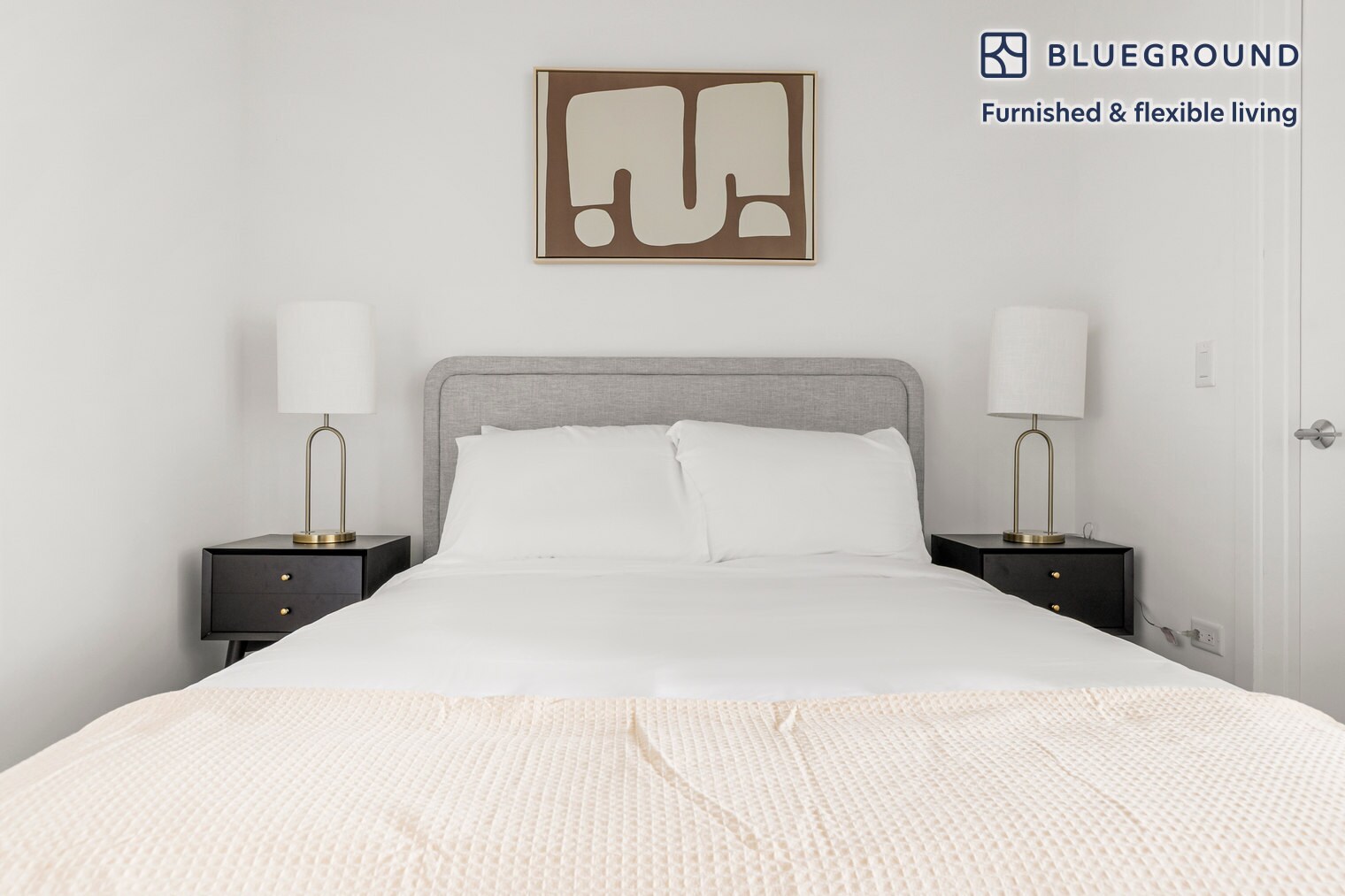 Building Photo - 460 W Chicago Ave