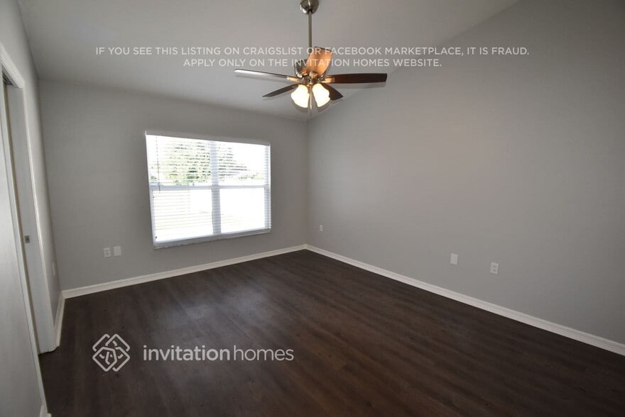 Building Photo - 10623 Foxcrest Way