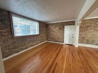 Building Photo - 564 E 7th Ave