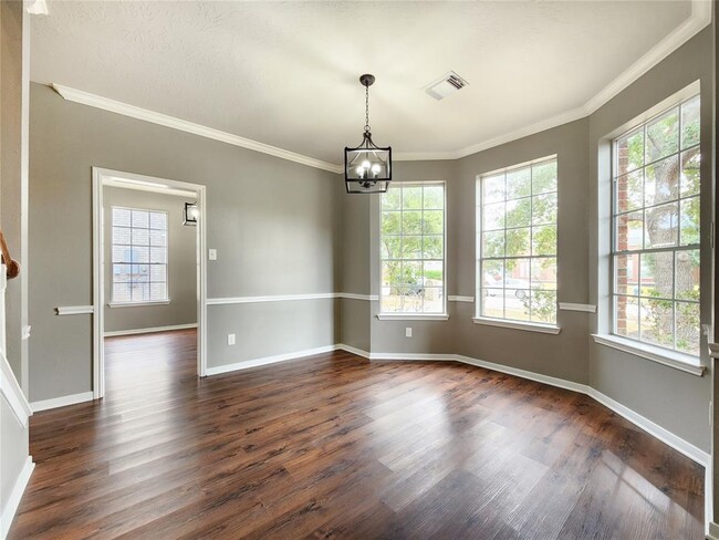 Building Photo - 2546 Acadiana Ln