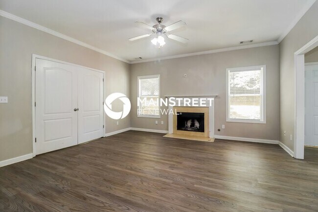 Building Photo - 5 Bedroom Pet-Friendly Home in Hiram, GA with Main Street Renewal