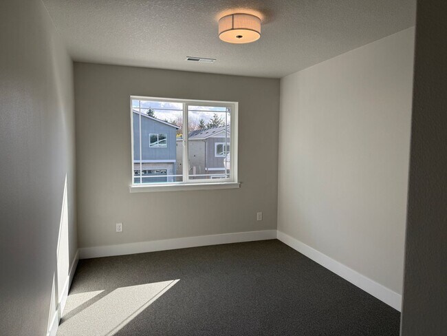 Building Photo - Beautiful Three Bedroom New Construction Home For Rent