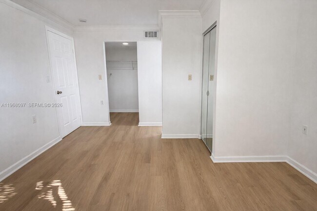 Building Photo - 971 Lake Terry Dr