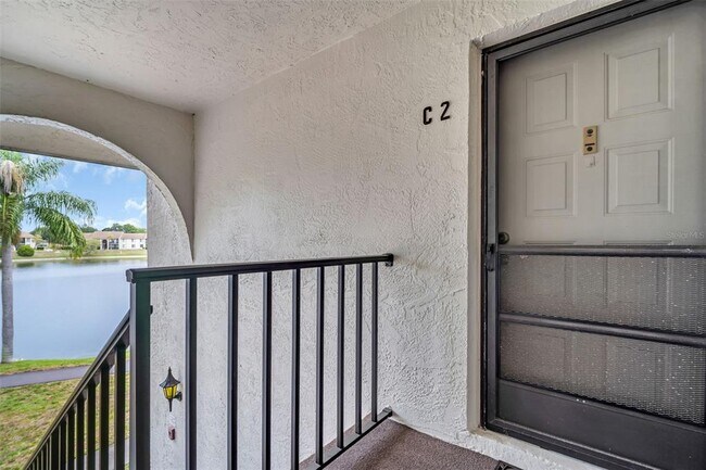 Building Photo - 2523 Pine Ridge Way S