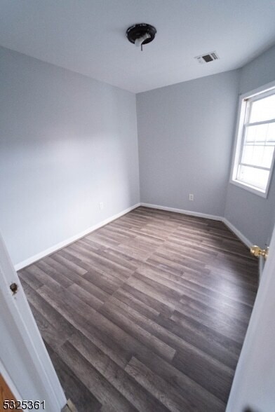 Building Photo - 331 Straight St