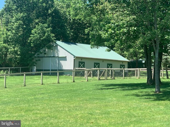 Building Photo - 2115 Pony Trail Dr