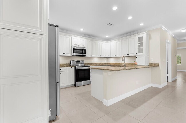 Building Photo - 4400 Vanda Dr