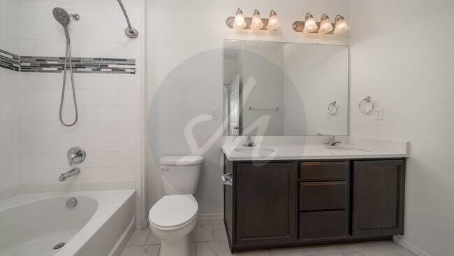 Building Photo - Beautiful two-bedroom condo with gorgeous ...